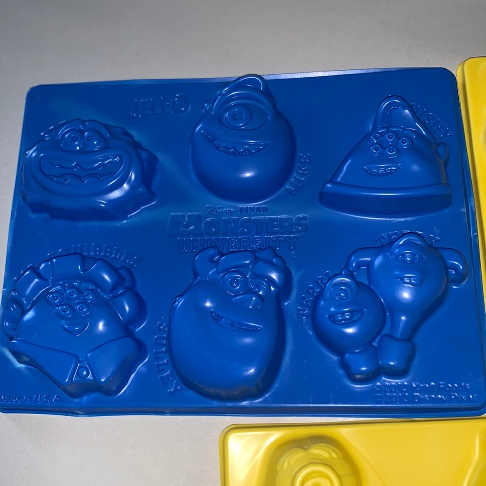 Bundle of 3 Jello Molds Disney Monsters & Minons - Picture 2 of 6